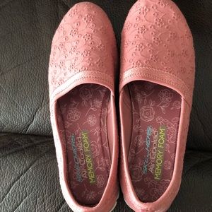 Skechers